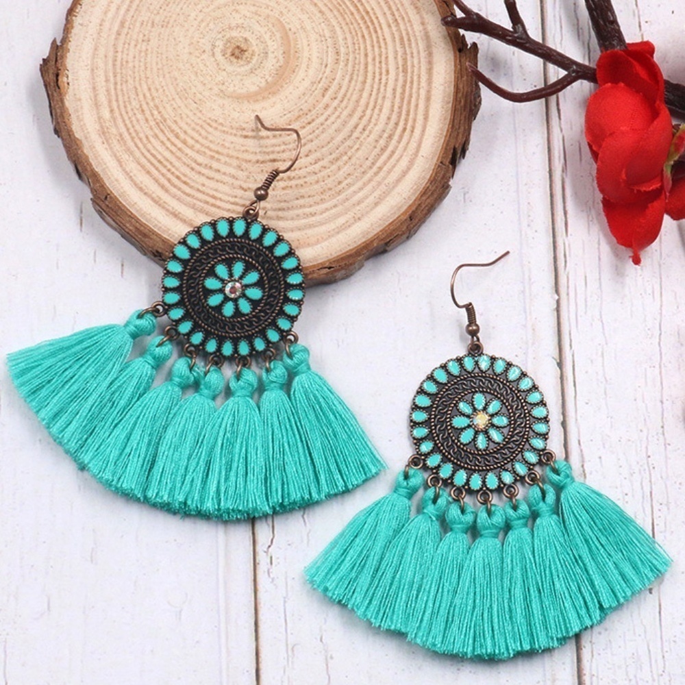 *AVIS* Green Tassel Pendant Fashion Earrings